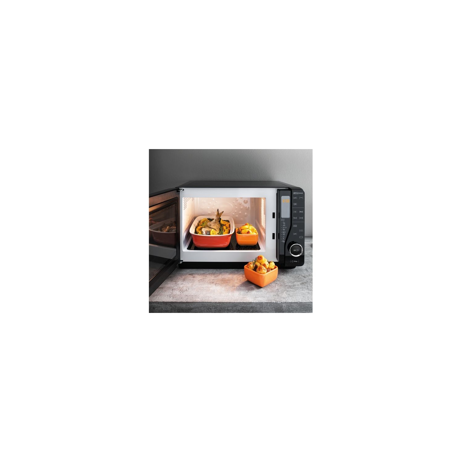 Hotpoint MWH2621MB Microwave  - 1